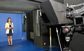 Prompter ve yüzlerce terimin anlamlarını, açıklamalarını okuyabilirsiniz. Prompter Nedir Ne Ise Yarar Maksatbilgi