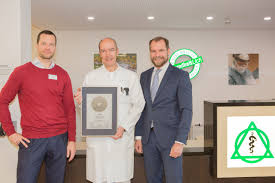 Dr Med Jochen Schabram Mitgliedschaft Im Primo Medico Netzwerk Erneut Bestatigt Gesundheit Medizin Operation Arzt Krank Dr Med Netzwerk Schilddruse