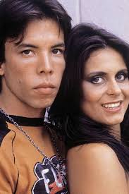 Em biografia, Gretchen revela traição do pai de Thammy e do cantor  Chrystian com chacretes: 'Enchia nossa cama de mulheres'