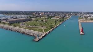 This city offers easy accessibility to all of the city's favorite landmarks with the electric railway, a convenient streetcar reminiscent of san francisco's. Downtown Kenosha Wisconsin Beachfront Youtube