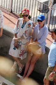 I've seen kids in plastic bags wrapped with regular desk lamps to swaddle the kids. Katy Perry On Vacation In Capri 07 09 2017 Hawtcelebs