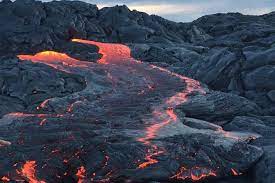Magma is generated by the internal heat of the planet or moon and it is erupted as. Extreme Lavawanderung Um Fliessende Lava Zu Sehen 2021 Big Island Hawaii Tiefpreisgarantie