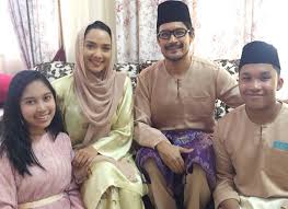 Pada 9 ogos 2018, saya dan vanidah telah menfailkan pembubaran perkahwinan kami. Kami Berpisah Bukan Sebab Bergaduh Vanidah Imran Tiada Masalah Berlakon Bersama Rashidi Ishak Hiburan Mstar
