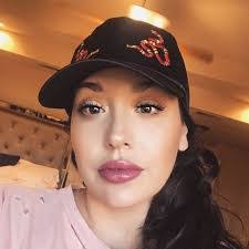 Leeann Hawkins's Instagram, Twitter & Facebook