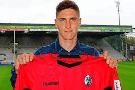 In the game fifa 21 his overall rating is 74. Warum Sc Neuzugang Roland Sallai Seinen Onkel Uberflugelt Hat Sc Freiburg Badische Zeitung