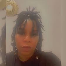 Lea Ingram's Instagram, Twitter & Facebook