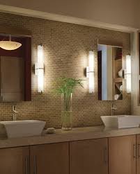Kombinieren sie verschiedene breiten und höhen der spiegel auf der. Spiegel Badezimmer Mit Beleuchtung