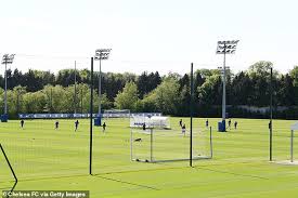 Watch as the chelsea squad return to their training base ahead of the premier league restart. This Is What Five Player Training Looks Like Chelsea Stars Pictured Back At Cobham For First Time Daily Mail Online
