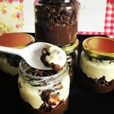 Panaskan kukusan dan balut dengan kain penutupnya dan gunakan api sederhana sahaja. Resepi Choco Jar Sedap