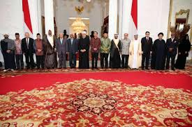 Tarihin sheikh ibrahim inyass daga jama'atu ahbabu rasulallah karkashi jagorancin shugaban. Maulana Sheikh Shariff Ibrahim Saleh Alhusaini Participated In A Forum Of Organization Of Muslim Juries In Indonesia Tazkiyah