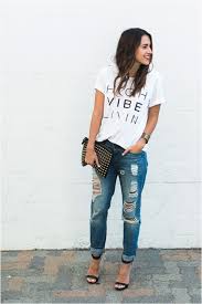5 Ways To Rock Graphic Tees Effortless Style Nashville Boyfriend Jeans Fashion Clothes