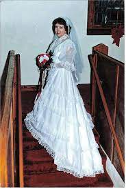 27 Of The Most Amazing 80s Weddings You Ll Ever See Wedding Dresses 80s Wedding Dresses Vintage Elegant Bridal Gown