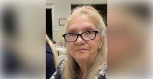 Ashley Honeycutt's Instagram, Twitter & Facebook