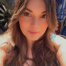 Y'all…what in the world has happened to Pinterest?! I used to LOVE this app  but now it's filled with so many ads that it's just not worth looking  through anymore😕