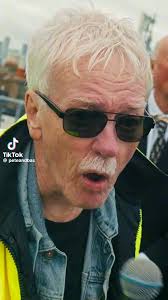 DROP THE MIC QUEEN #uk