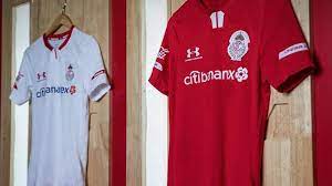 El uniforme de visitante, en blanco, resulta más elegante, más sobria y conservadora que da realce de tonos a la colección, y rescata el escudo más tradicional la incorporación de grupo caliente como patrocinador del deportivo toluca fc representa una alianza estratégica congruente, y con esta, se. Toluca Fc Jersey 2020 Online