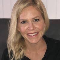 Courtney Dicicco's Instagram, Twitter & Facebook