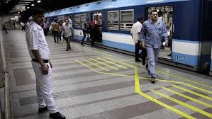 أسعار التذاكر الجديدة تبعد المصريين عن مترو الأنفاق Rt Arabic