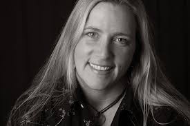 M Music & Musicians Magazine » SUSAN GIBSON