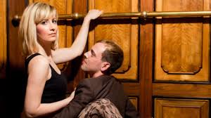 Männer mögen es auch mal, einfach nur gekrault, gestreichelt und liebkost zu werden! Die Meisten Manner Lieben Dominante Frauen Auch Im Bett Erotik Bild De