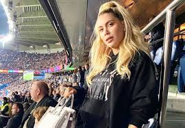 Aquí te contamos dónde y a qué hora ver la esperada entrevista. Caras Cuanto Pidio Wanda Nara A Telefe Por Su Entrevista Con Susana Gimenez