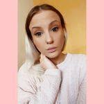 Anita Ragin's Instagram, Twitter & Facebook