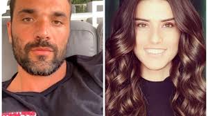 Luni, 14 octombrie 2019, 23:27. Ion Ion È›iriac S A Logodit Cu JucÄƒtoarea De Tenis Sorana Cirstea La Mai PuÈ›in De Un An De DivorÈ›ul De Ileana Lazariuc Detaliul Care I A Dat De Gol