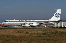 Pan Am Was The Launch Customer Of The Boeing 707 Placing An Order For 20 In October 1955 Boeing Later Modified The Vintage Aircraft Boeing Aircraft Jet Age