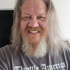 This is probably the coolest print I've had done so far. “The Predator  trophy” or I like to refer it to the Mortal Kombat fatality. This one was  printed in GITD Eryone