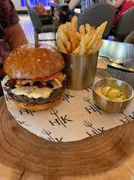 These include beef wellington, eggs in purgatory, hell's kitchen burger, and sticky toffee pudding. Hell S Kitchen Burger Picture Of Gordon Ramsay Hell S Kitchen Las Vegas Tripadvisor