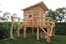 Brast spielhaus für kinder kinderspielhaus stelzenhaus garten baum turm holzhaus. Spielgerate Fur Kinder Heart Im Garten Kinderspielhaus