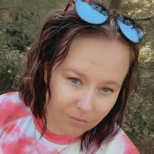 Crystal Edgell's Instagram, Twitter & Facebook