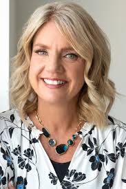 Wendy Bunnell's Instagram, Twitter & Facebook