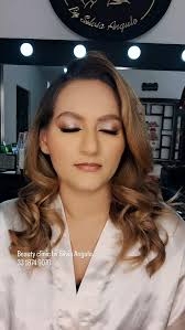 Maquillaje para sesión fotográfica pre-boda desde Beauty clinic by Silvia  Angulo hasta la playita rica-rica! ✨️🥂🥰
