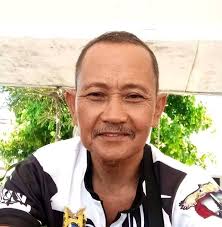 Sa pakikipagtulungan ng mga residente ng Del Gallego, naaresto si Reynaldo  Hugo, ang kanang kamay ng NPA National Operations Command ng kanilang  Central Committee. Malaking dagok ito sa CPP-NPA dahil nauubusan na