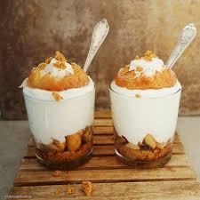 Karamellisierte Apfelkrone Auf Griechischem Joghurt Herr Grun Kocht Einfacher Nachtisch Dessert Rezepte Einfach Dessert Rezepte Joghurt