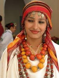 The history of women in morocco includes their lives from before, during, and after the arrival of islam in the northwestern african country of morocco. Moroccan Woman Moroccan Bride Beauty Around The World Traditional Outfits