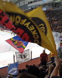 Detta var en stund då ögonen tårades där man stod på läktaren och var nästan lika euforisk. Johan Sjokvist Ø¹Ù„Ù‰ ØªÙˆÙŠØªØ± Minst Tre Fantastiska Flaggor I Delfinen I Lulea Lulea Hockey Lonken Och En Hyllning Till Sapmi Vackert Fint Sapmi Https T Co Igixuyf8os ØªÙˆÙŠØªØ±