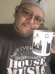 At home 🏡, at school 🏫, at work 🧹, in the car 🚗, instant ☑️, press ☕️,  from coffee shops or at the best place ❤️ “home “! Always caffeinated 😉  happy weekend coffee Familia ☕️🥰🌲🌻