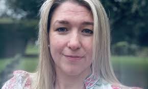 Dana Tobin's Instagram, Twitter & Facebook