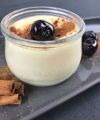 Vanillecreme Mit Amarena Kirschen Vanillecreme Coole Desserts Vanillecreme Rezept