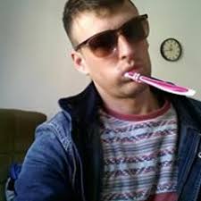 Listen to TOFFEE PON TONGUE