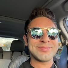 So I'm watching the first episode of Def Comedy Jam and who shows up as the  first comedian? Steve White but we know him as Ellllllmo