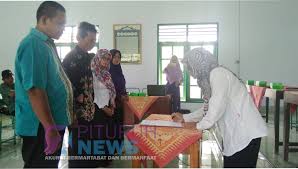 Bisnis umkm memang telah menjadi trend bisnis skala kecil yang selalu bertahan dari badai krisis. Pelantikan Pengurus Umkm Cahaya Pituruh Berharap Menjadi Wadah Pertukaran Informasi Pelaku Usaha