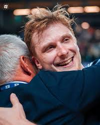 Eric Courtois's Instagram, Twitter & Facebook