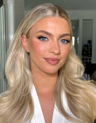 Can anyone recommend make up artist free this Thursday just for soft glam . 