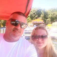 What's the Best place to get a good salad locally?￼