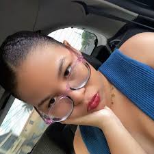 Find a comfy spot, turn to Nick and watch the SEASON PREMIERE of  Victorious. It's starting NOW! http://ow.ly/i/WHdW