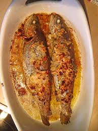 Lachsforelle In Zwiebel Knoblauchbutter Ein Beliebtes Rezept Aus Der Kategorie Braten Bewertungen 2 Durchschnitt O 2 Rezepte Fisch Zubereiten Lachsforelle