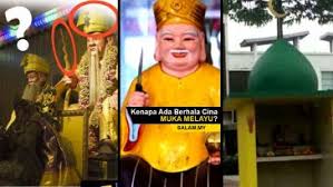 Ustaz auni mohamad terkenal dengan ceramahnya tentang pelbagai teori konspirasi, iluminati, di sebalik mesej movie seperti lord of the rings, dan sebagainya. Buddha Maitreya Sebenarnya Nabi Muhammad Ustaz Auni Mohamad Salam My
